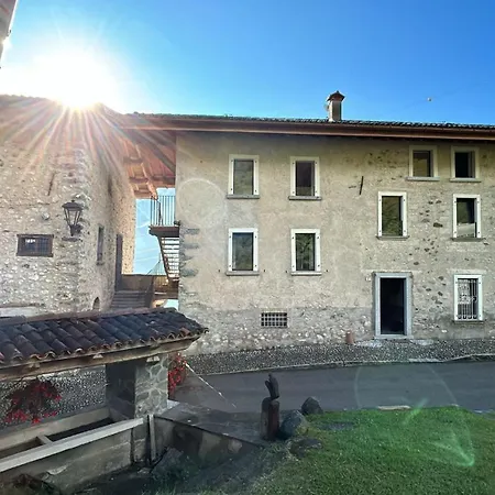 Le Cornici - - Idro Apartment